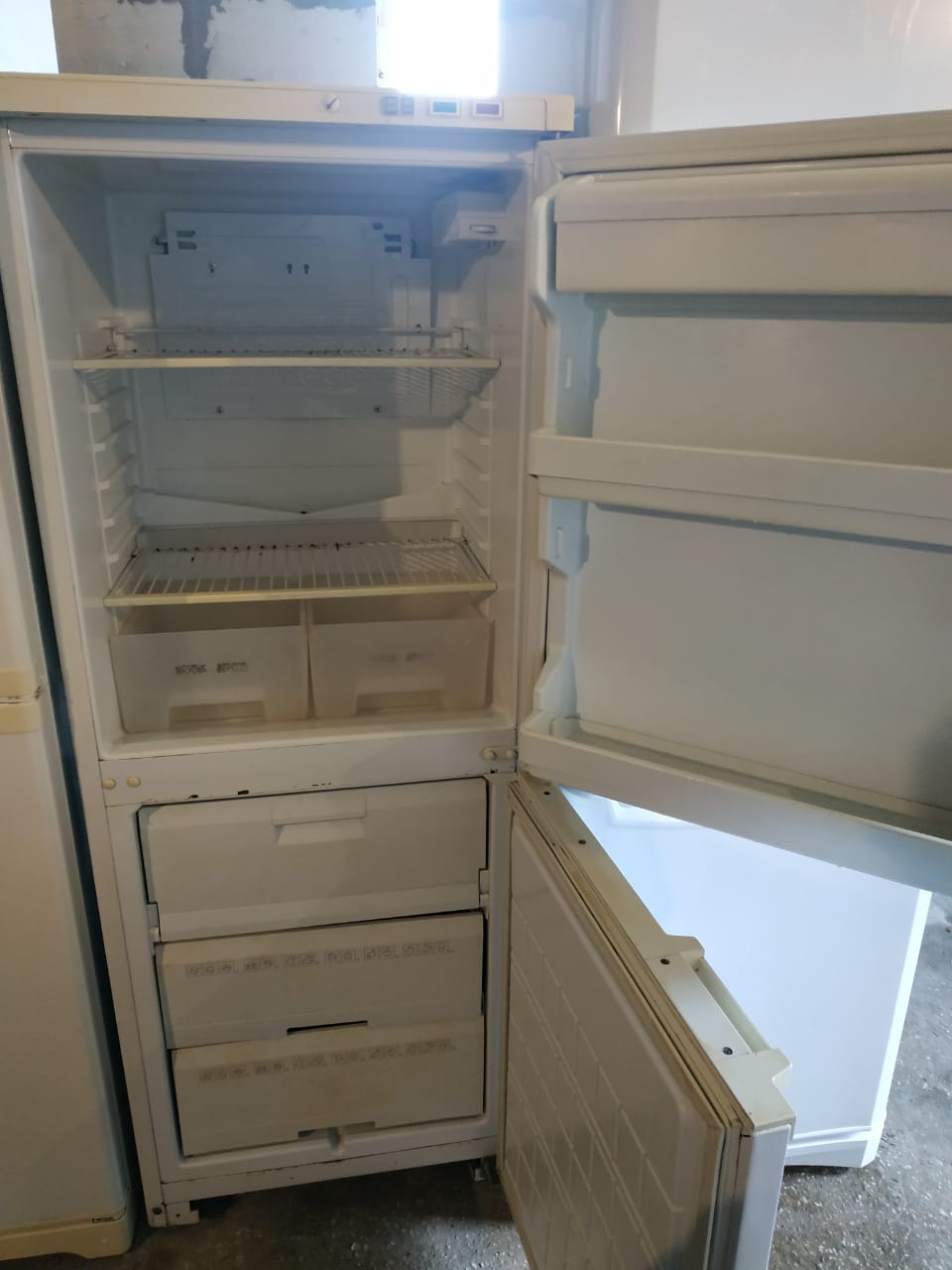 Ремонт холодильников,машин автомат