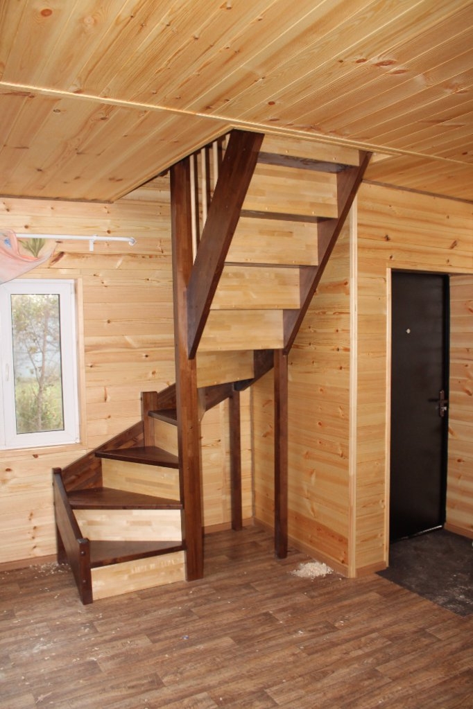 Изготовление деревянных лестниц и ограждений