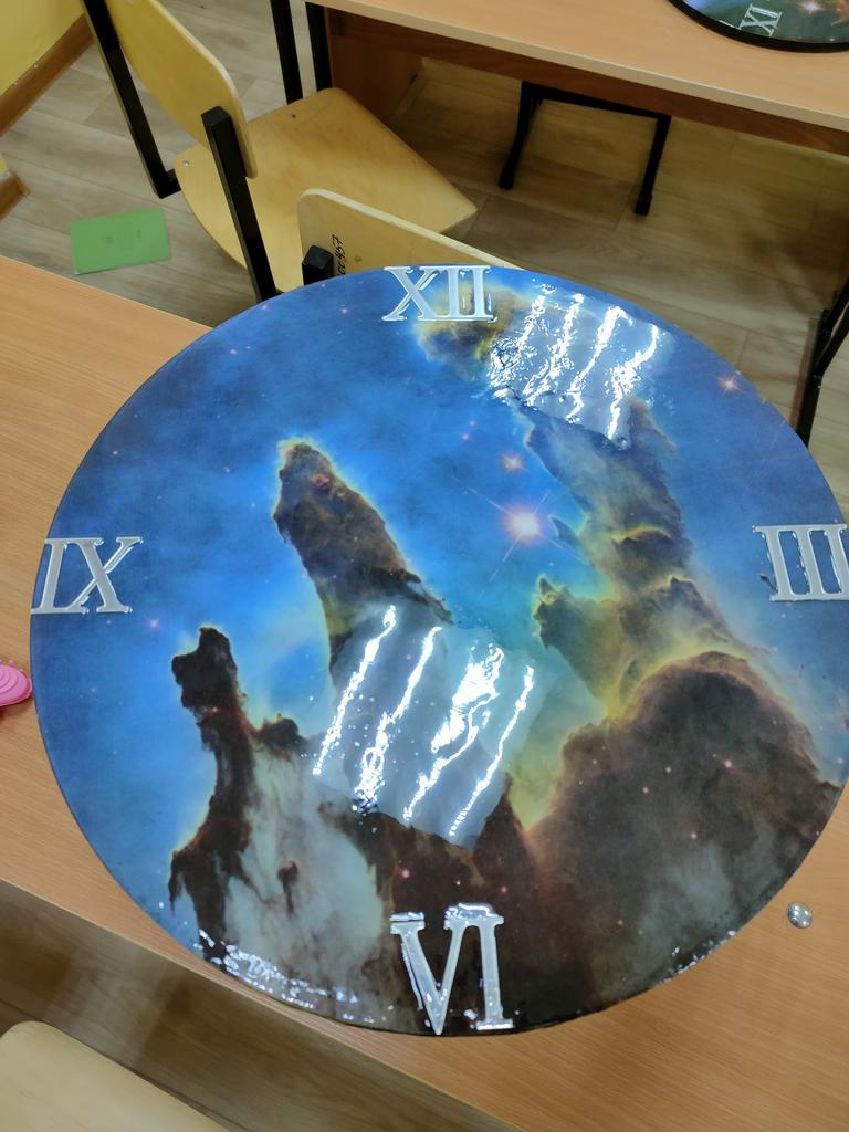Часы, столы, слебы, из эпоксидной смолы 